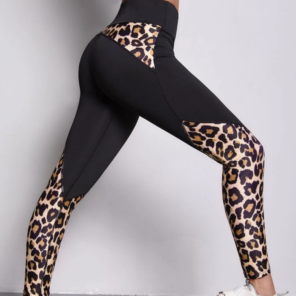 Cute Cheetah Print workout Leggings ✨✨